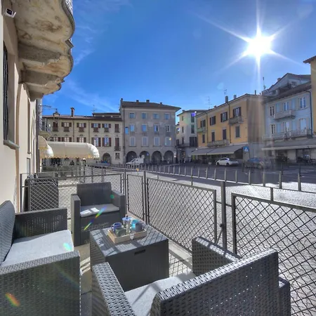 - Happy Apartment 4*