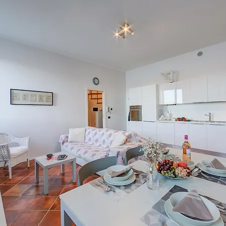 Aparthotel Arona Apartman