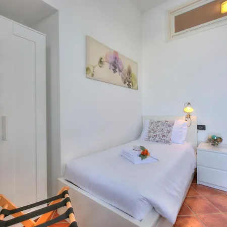 Aparthotel Arona 公寓