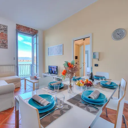 Aparthotel Arona On Lakeshore