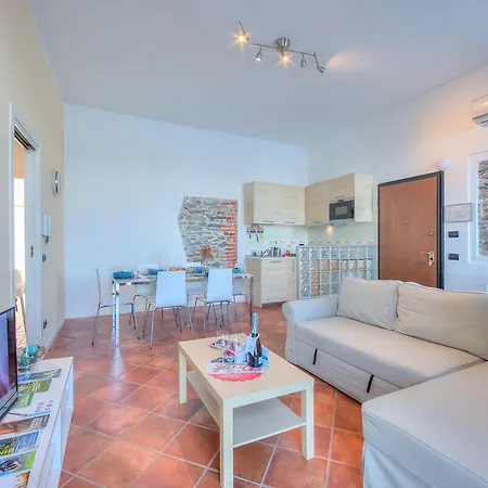 Aparthotel Arona דירה