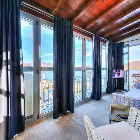 Aparthotel Arona דירה