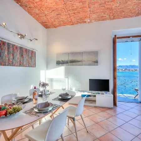 Daire Aparthotel Arona Arona