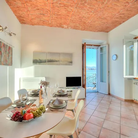 Aparthotel Arona 4*